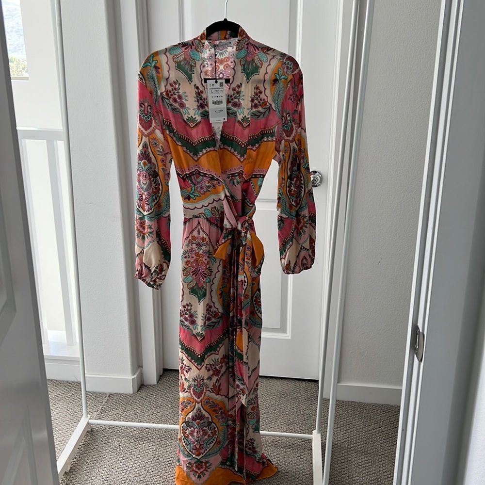 Beautiful Zara Pink Floral NWT Wrap Dress Size Large